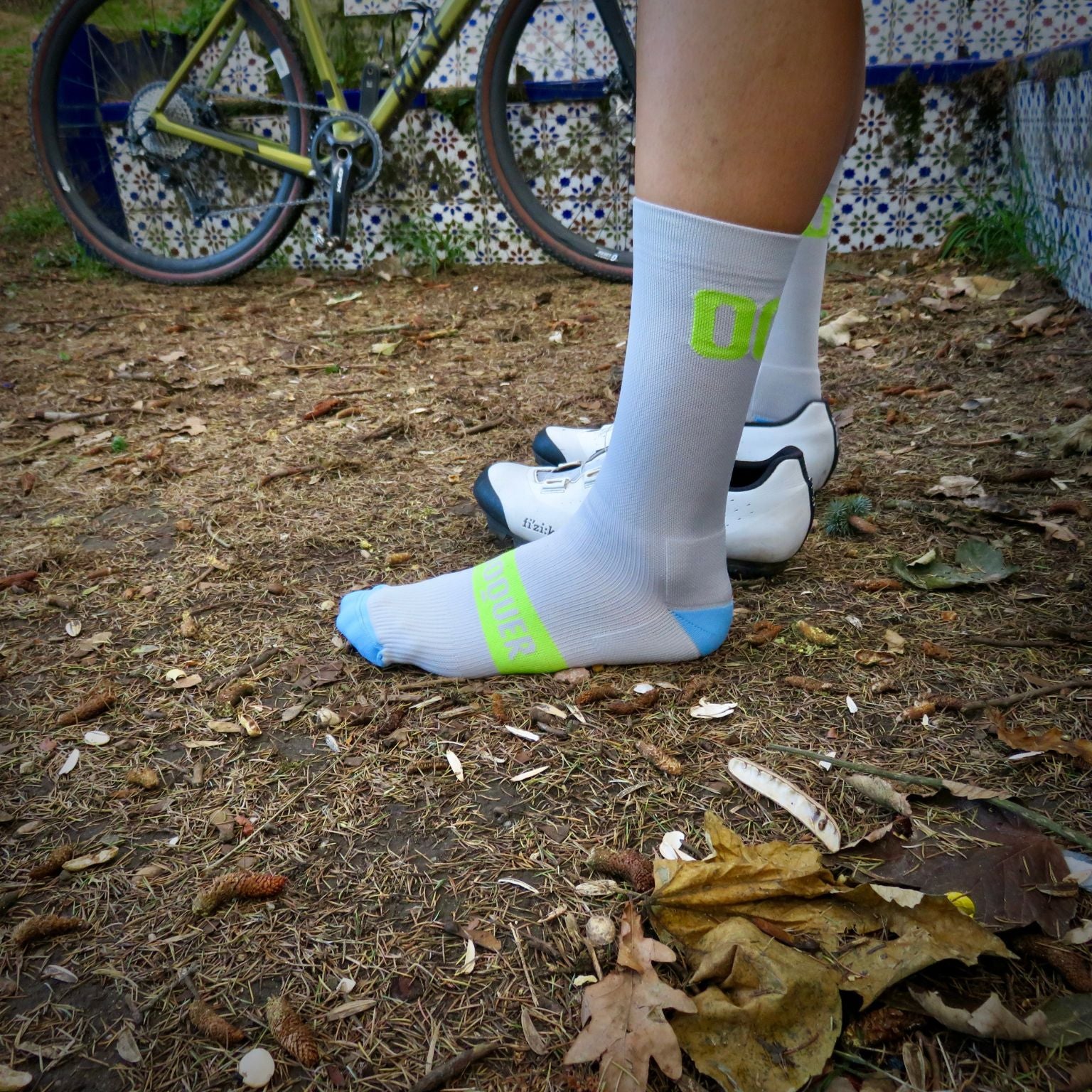 Calcetines de color gris ciclismo