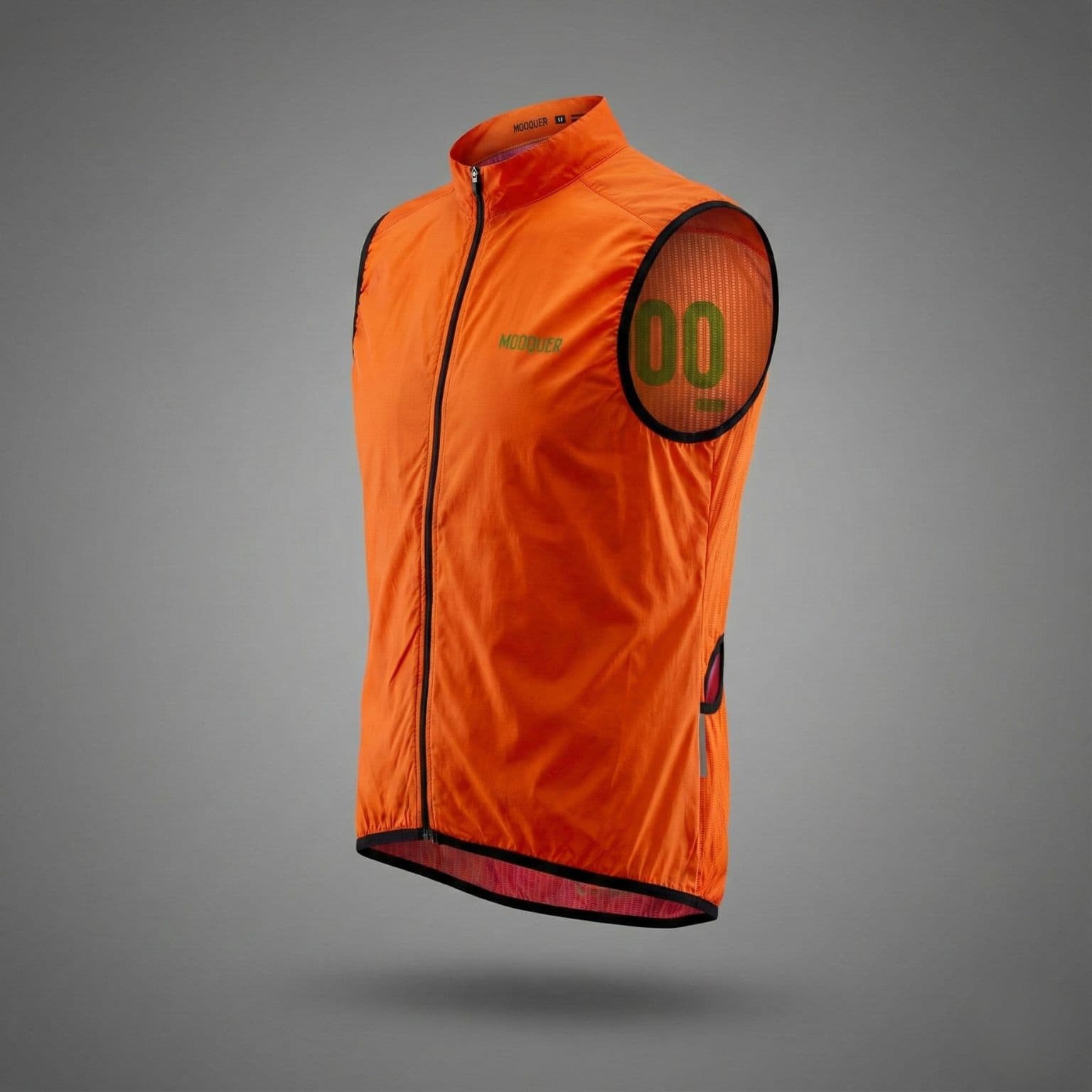 Chaleco DWR Orange Aero de Mooquer ultraligero (48 g) en color naranja intenso, vista general