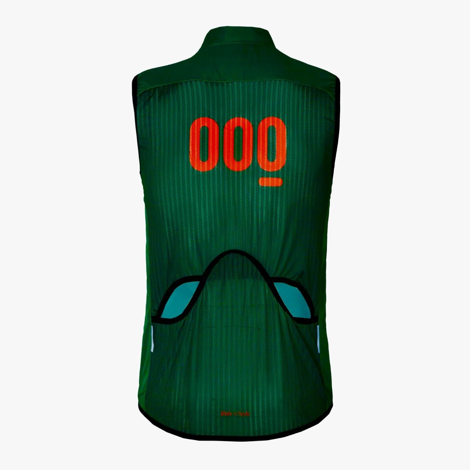 Detalle del tejido con acabado DWR en el chaleco Green Aero para viento y lluvia fina