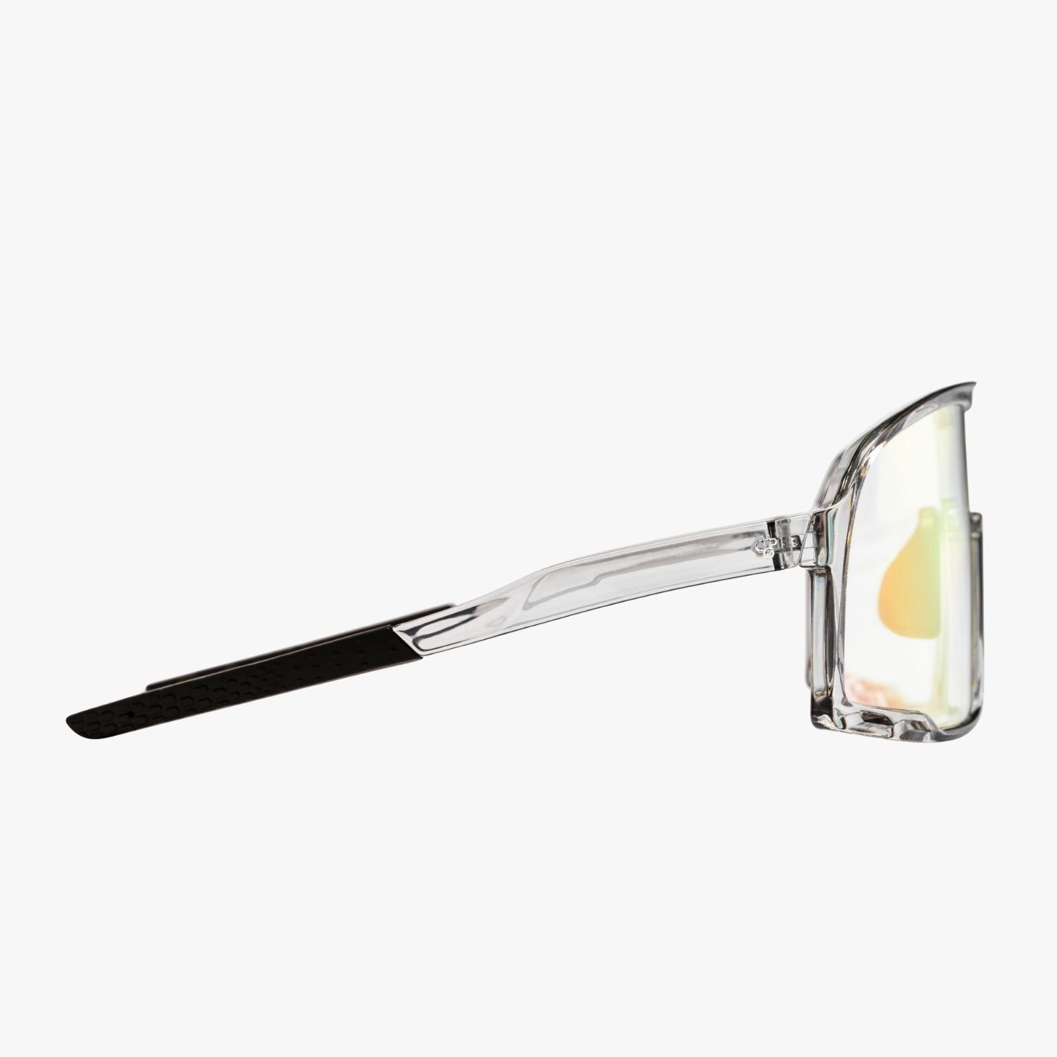 Diseño tipo pantalla con cobertura amplia en las CHPO Henrik Photochromic para rutas con luz variable