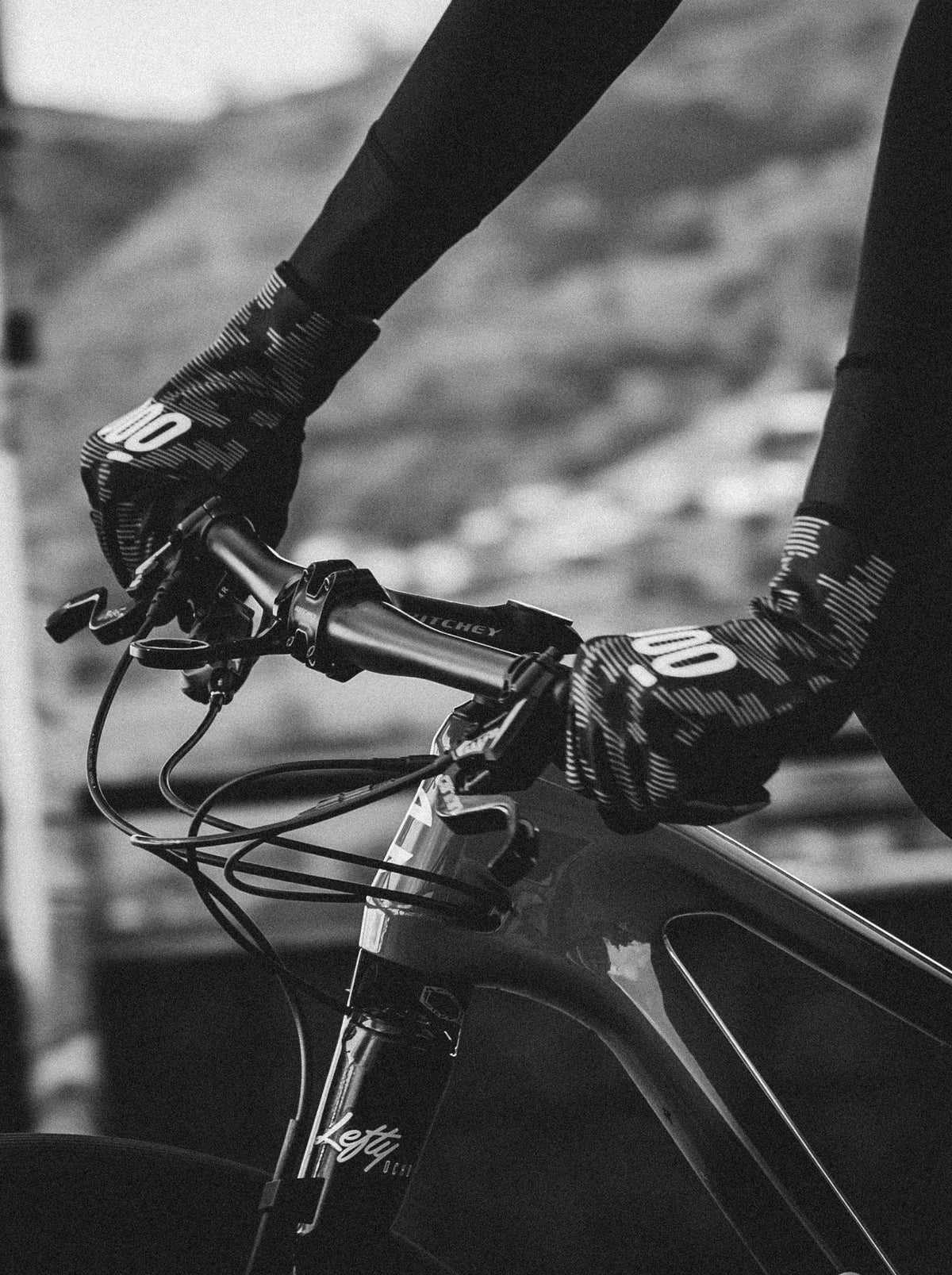 Guantes de ciclismo de invierno Blurry de Mooquer, vista lateral