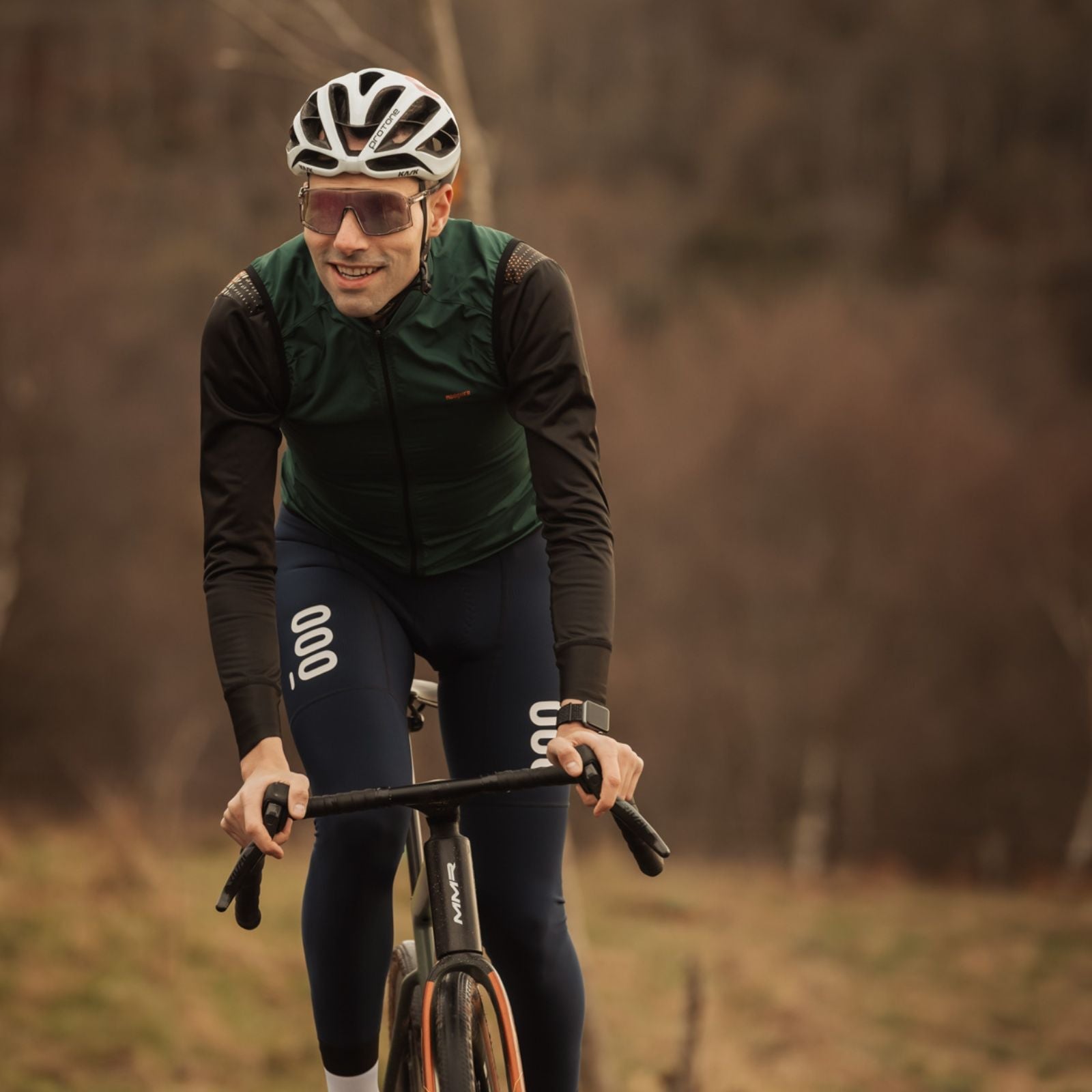 Entrenar a los 40 sin Entrenador: Cómo Organizo Ciclismo, Running y Trail con IA