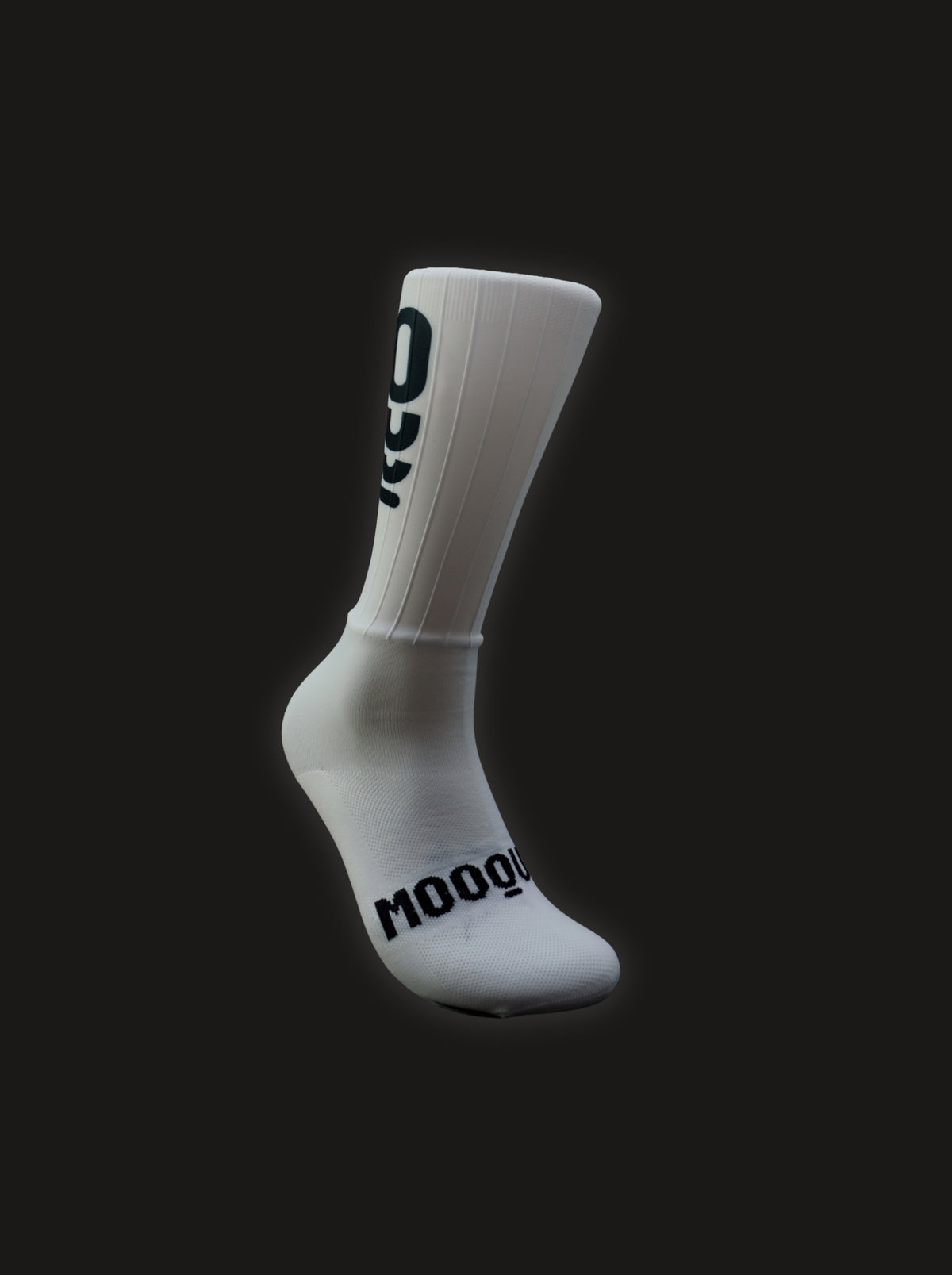 Calcetín de ciclismo Aero White Supercorsa con el logo OOQ en la caña