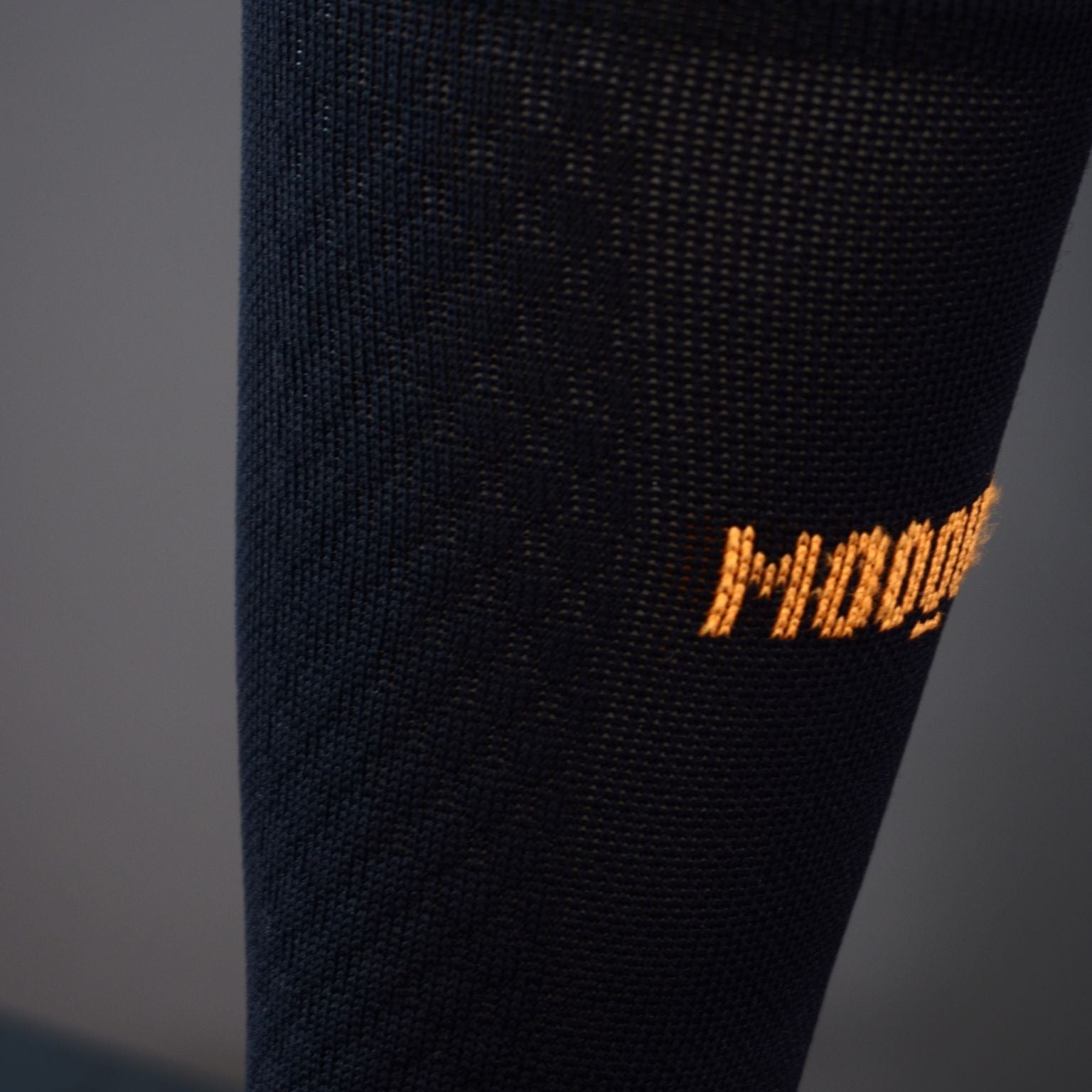 detalle tejido calcetines barefoot Mooquer negros