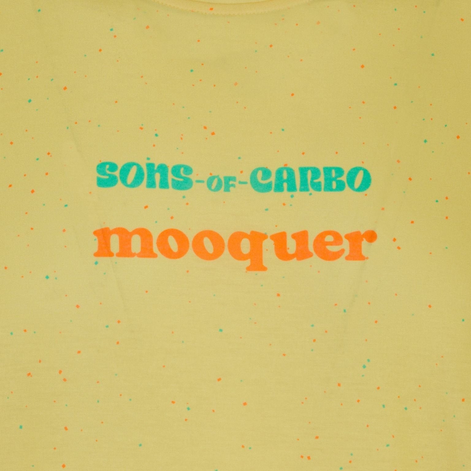 Camiseta ligera trail running Sons Of Carbo en montaña