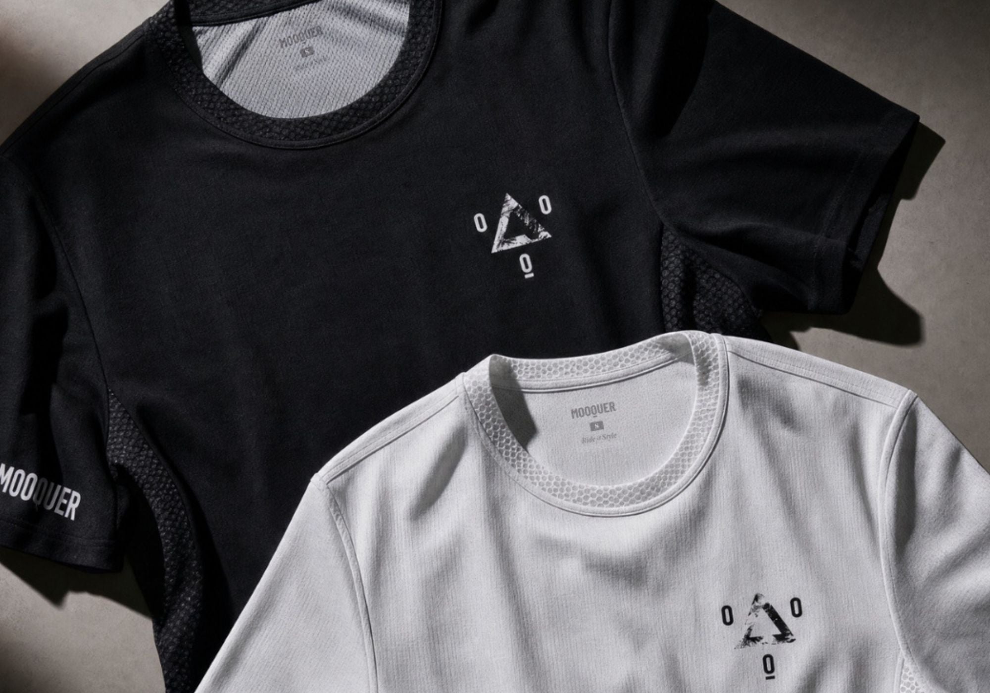 camisetas de running de gran calidad en color negro y blanco transpirables Mooquer