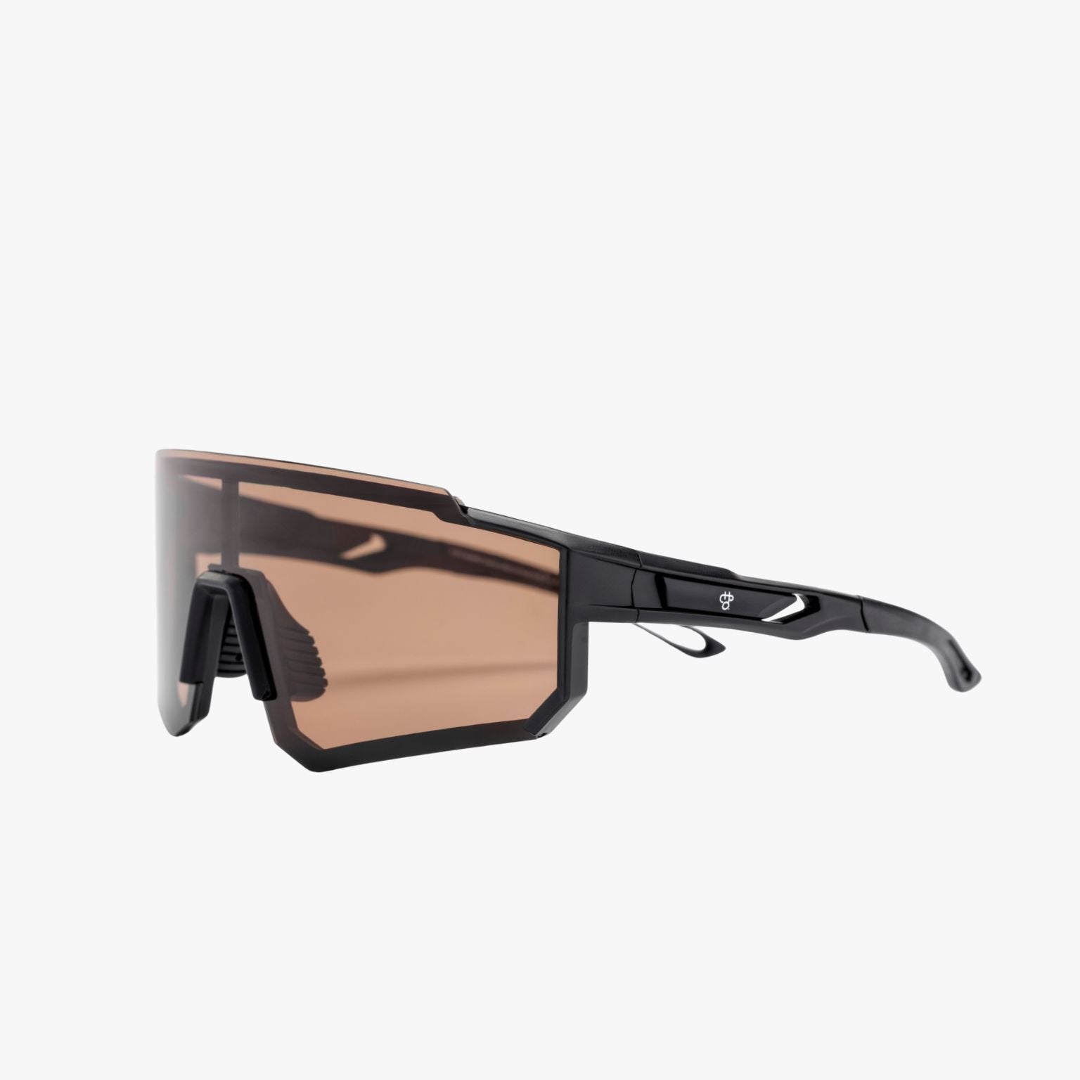 Detalle de la lente amber Cat 2 (25,55% VLT) en las gafas CHPO Siri Black Amber para días nublados