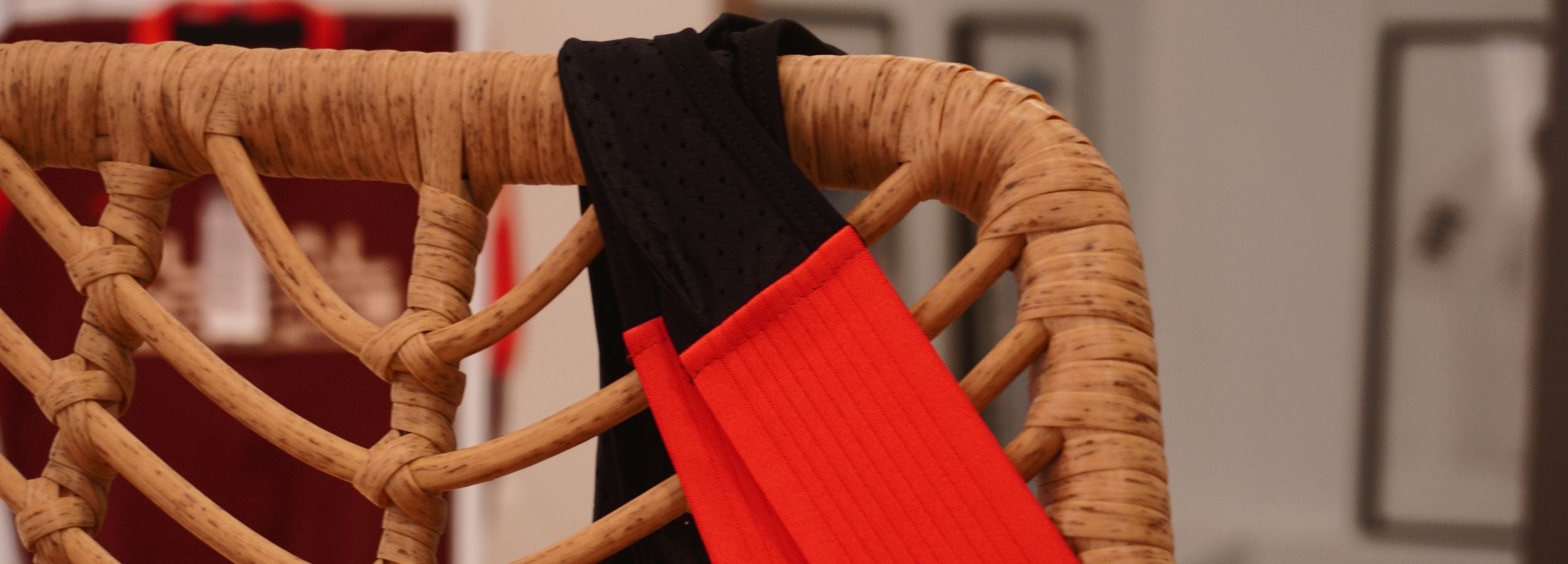 detalle de los tirantes del culotte de ciclismo mooquer