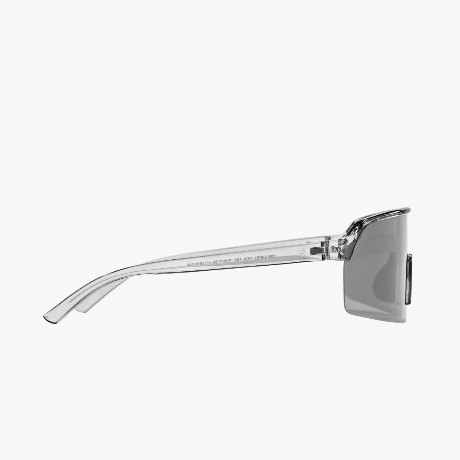 Perfil de las gafas CHPO Nestor grises con lente Silver Mirror y puente estrecho