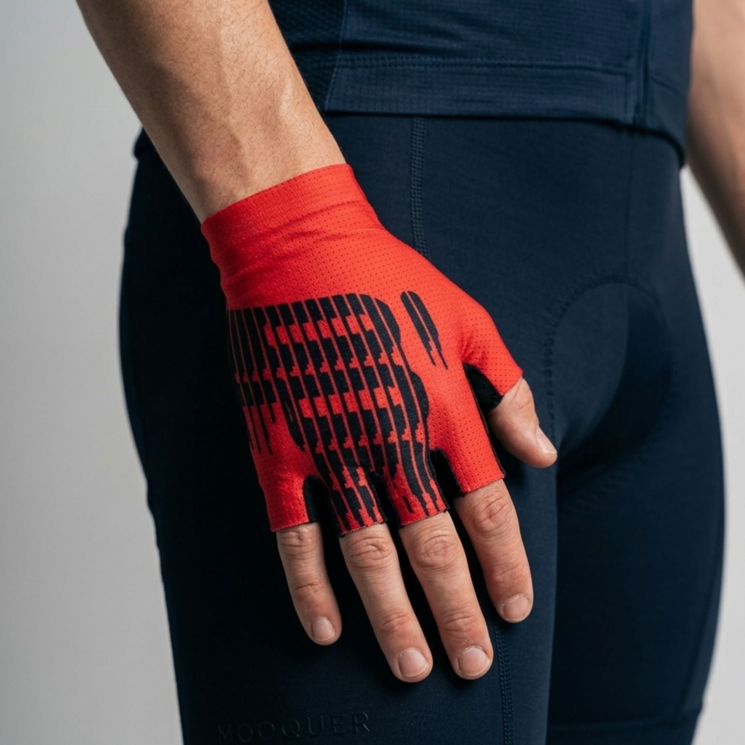 Tejido superior transpirable y aero del guante de ciclismo Aria Rojo